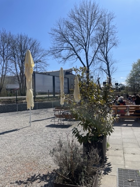 Umbau und Neuanlage des Biergartens in Perlach